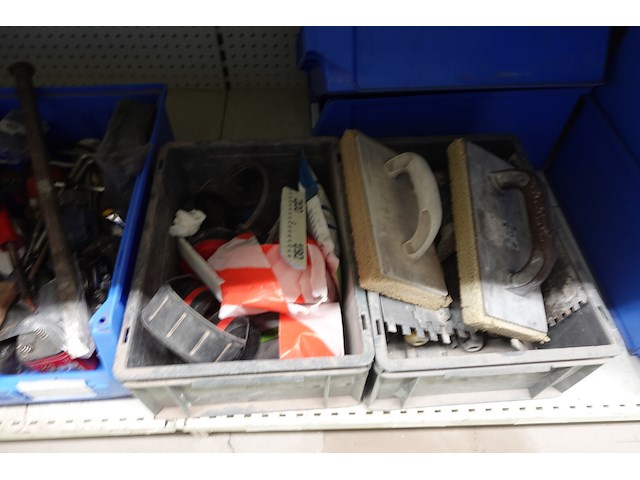 Inhoud rek diversen - afbeelding 8 van  55