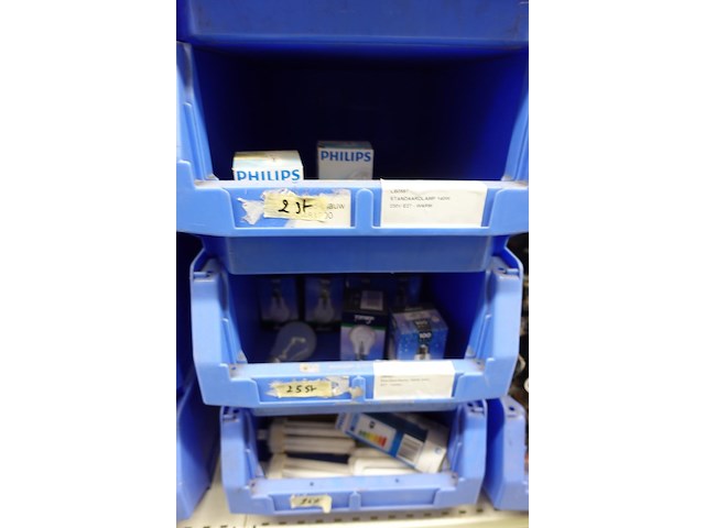 Inhoud rek diversen - afbeelding 10 van  55