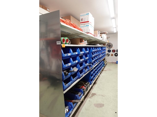 Inhoud rek diversen - afbeelding 1 van  55