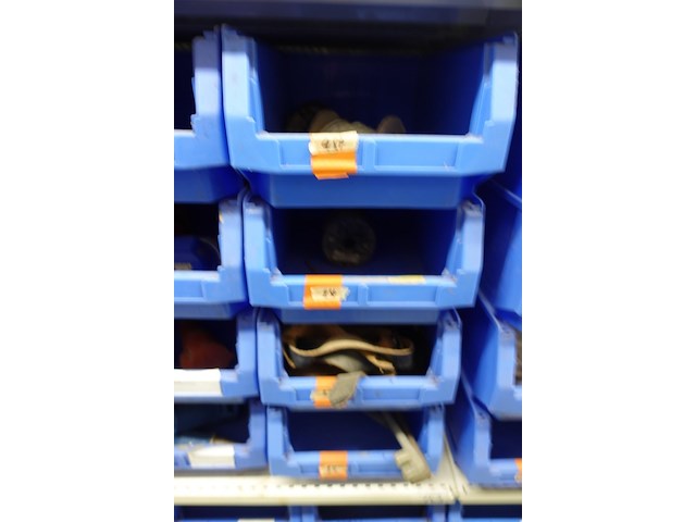 Inhoud rek diversen - afbeelding 21 van  55