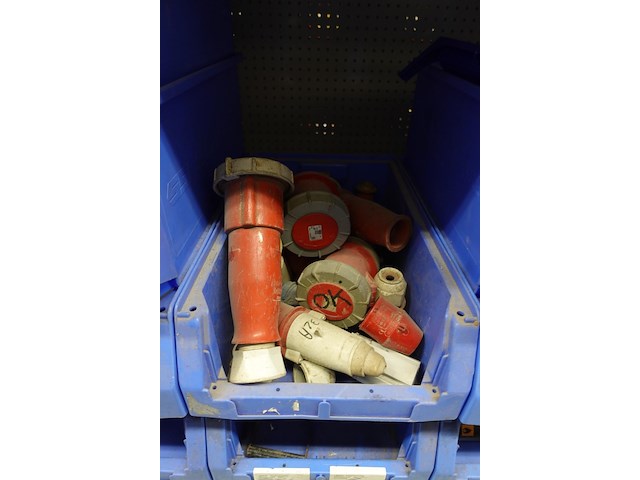 Inhoud rek diversen - afbeelding 22 van  55