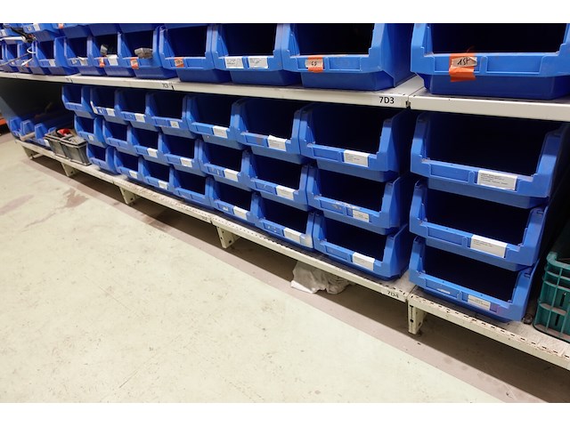 Inhoud rek diversen - afbeelding 24 van  55