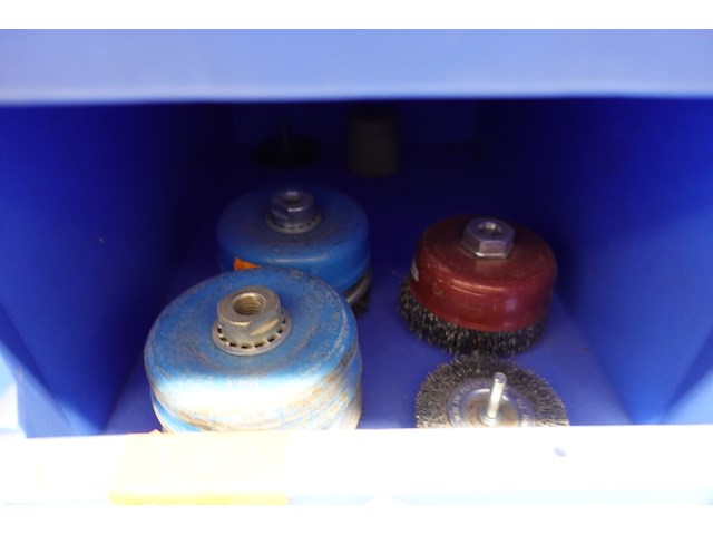 Inhoud rek diversen - afbeelding 27 van  55