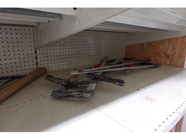 Inhoud rek diversen - afbeelding 32 van  55