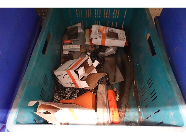 Inhoud rek diversen - afbeelding 33 van  55