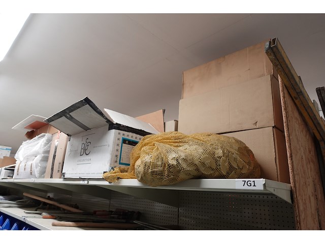 Inhoud rek diversen - afbeelding 51 van  55