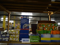 Inhoud rek, handschoenen , aluminium folie, poetsdoeken,….