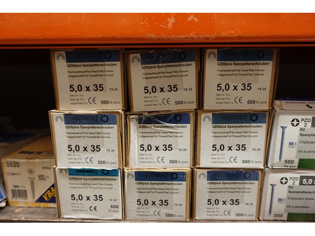 Inhoud rek ijzerwaren - afbeelding 10 van  95