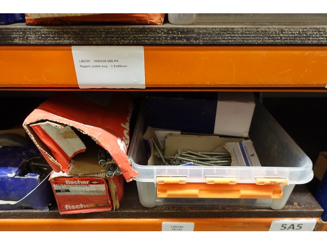 Inhoud rek ijzerwaren - afbeelding 13 van  95