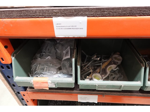 Inhoud rek ijzerwaren - afbeelding 14 van  95