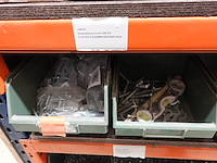 Inhoud rek ijzerwaren - afbeelding 14 van  95