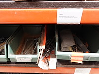 Inhoud rek ijzerwaren - afbeelding 15 van  95