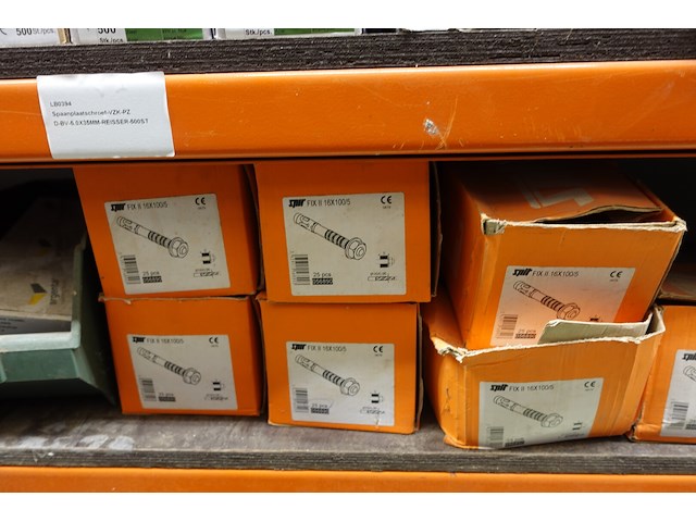 Inhoud rek ijzerwaren - afbeelding 18 van  95