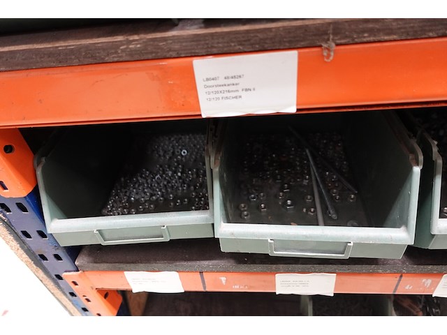 Inhoud rek ijzerwaren - afbeelding 20 van  95