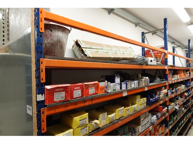 Inhoud rek ijzerwaren - afbeelding 12 van  95