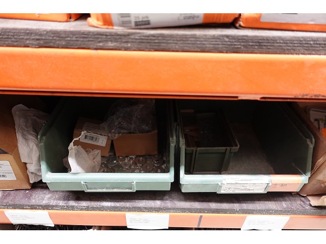 Inhoud rek ijzerwaren - afbeelding 25 van  95