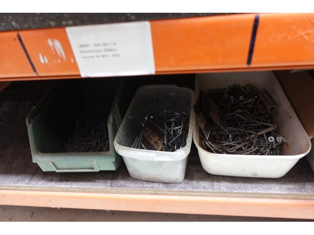 Inhoud rek ijzerwaren - afbeelding 26 van  95