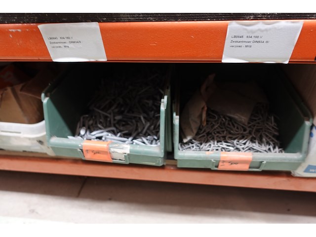 Inhoud rek ijzerwaren - afbeelding 27 van  95