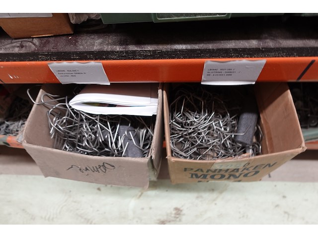 Inhoud rek ijzerwaren - afbeelding 28 van  95