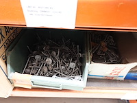 Inhoud rek ijzerwaren - afbeelding 29 van  95