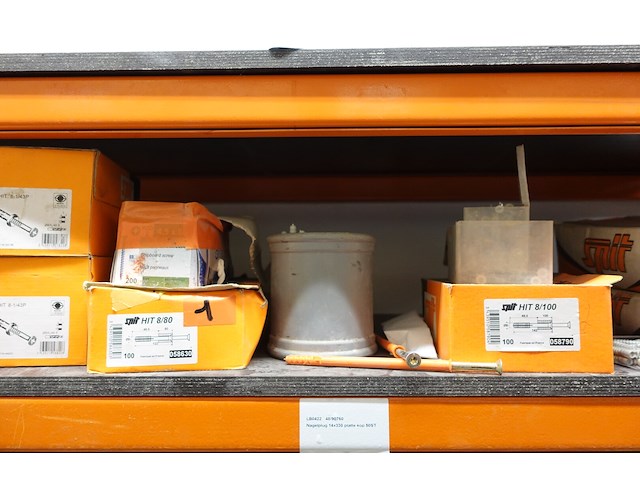 Inhoud rek ijzerwaren - afbeelding 33 van  95