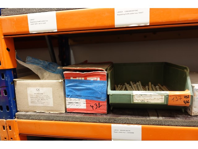 Inhoud rek ijzerwaren - afbeelding 36 van  95