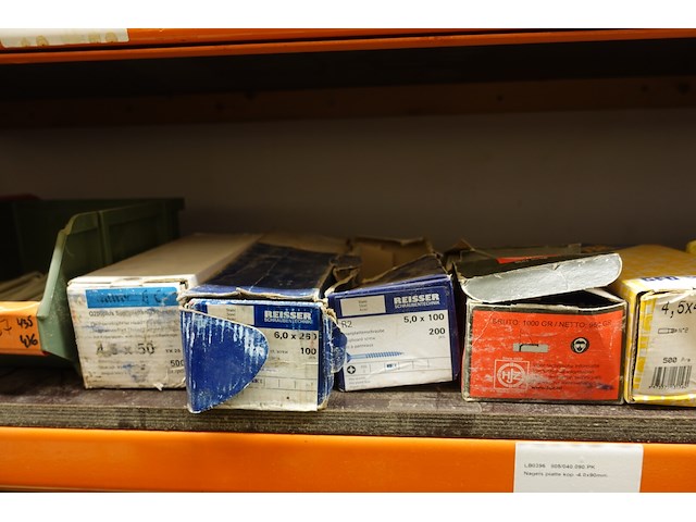 Inhoud rek ijzerwaren - afbeelding 37 van  95