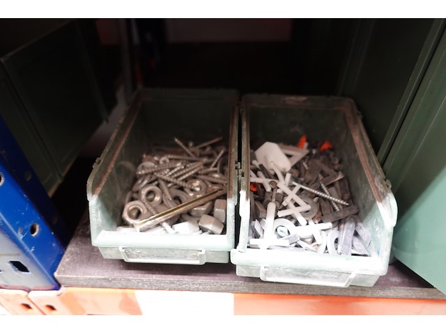 Inhoud rek ijzerwaren - afbeelding 49 van  95