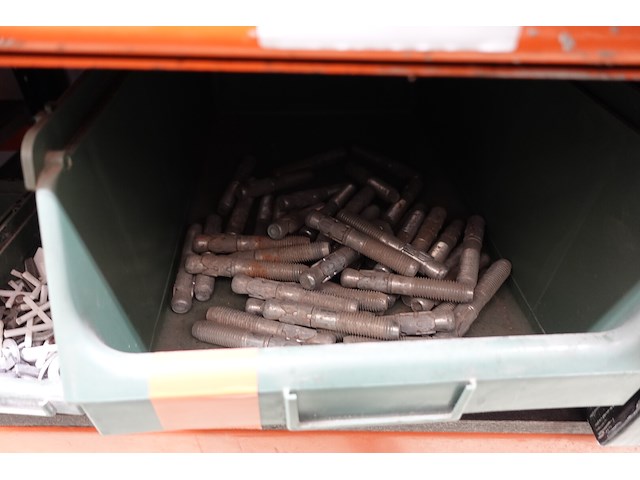 Inhoud rek ijzerwaren - afbeelding 50 van  95