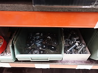 Inhoud rek ijzerwaren - afbeelding 58 van  95