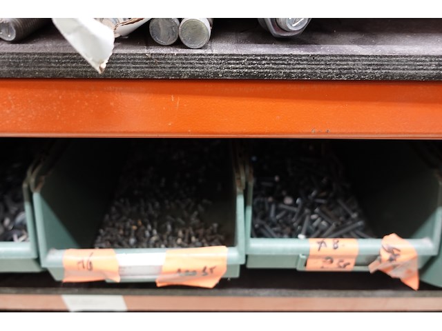 Inhoud rek ijzerwaren - afbeelding 60 van  95