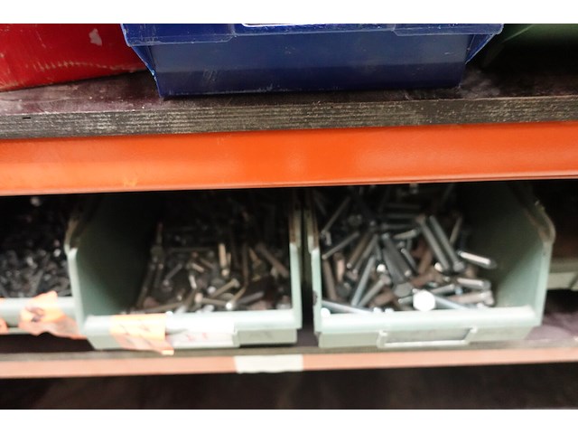 Inhoud rek ijzerwaren - afbeelding 61 van  95