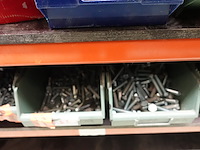 Inhoud rek ijzerwaren - afbeelding 61 van  95