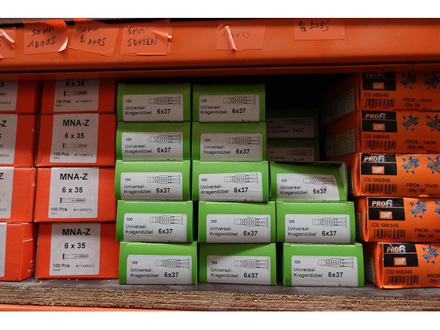 Inhoud rek ijzerwaren - afbeelding 64 van  95