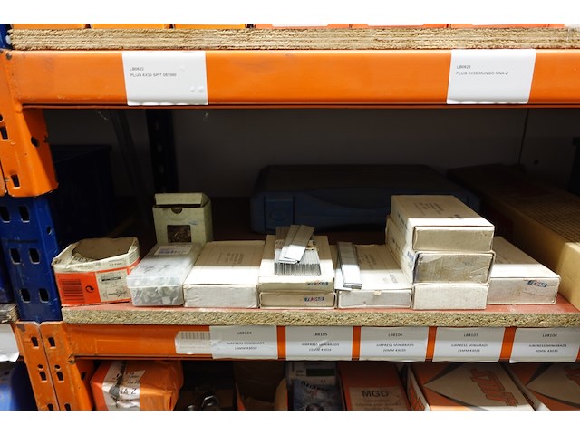 Inhoud rek ijzerwaren - afbeelding 70 van  95