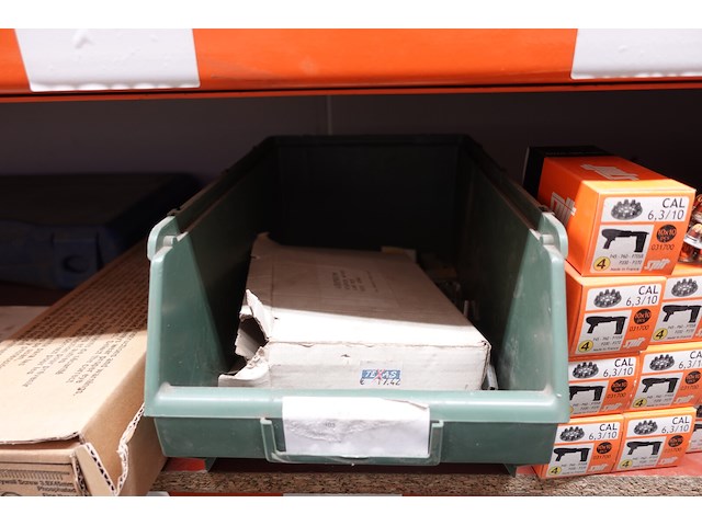 Inhoud rek ijzerwaren - afbeelding 72 van  95