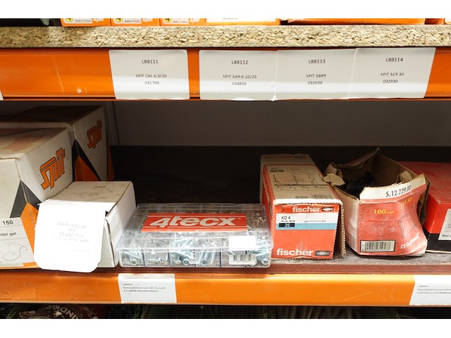 Inhoud rek ijzerwaren - afbeelding 80 van  95