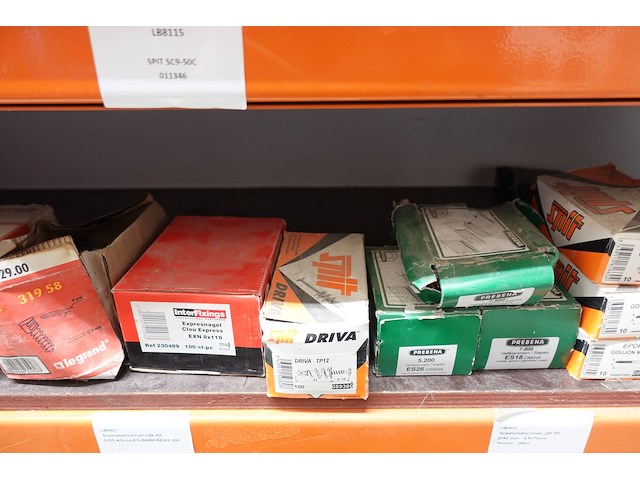 Inhoud rek ijzerwaren - afbeelding 81 van  95