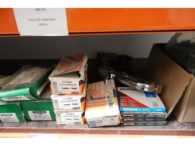 Inhoud rek ijzerwaren - afbeelding 82 van  95