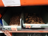 Inhoud rek ijzerwaren - afbeelding 84 van  95