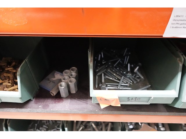 Inhoud rek ijzerwaren - afbeelding 85 van  95