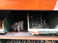 Inhoud rek ijzerwaren - afbeelding 85 van  95