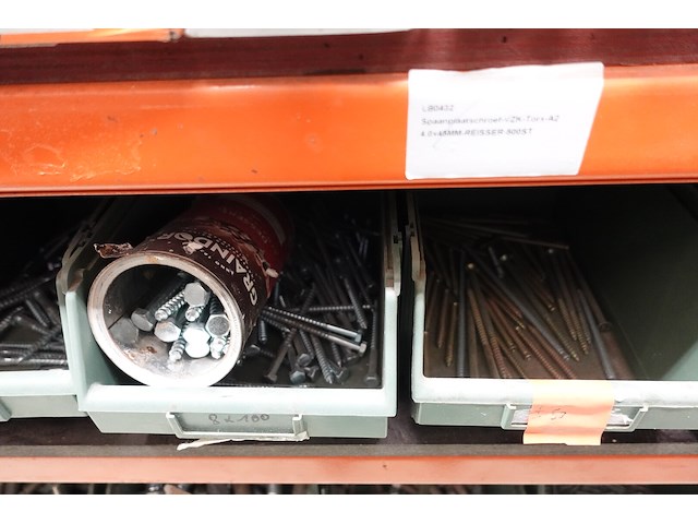 Inhoud rek ijzerwaren - afbeelding 86 van  95