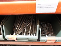 Inhoud rek ijzerwaren - afbeelding 87 van  95