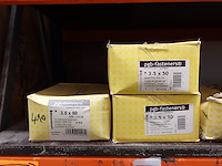 Inhoud rek ijzerwaren - afbeelding 78 van  95