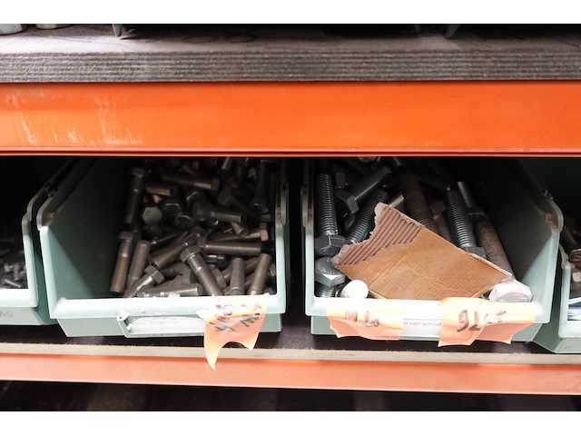 Inhoud rek ijzerwaren - afbeelding 90 van  95