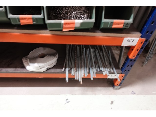 Inhoud rek ijzerwaren - afbeelding 94 van  95