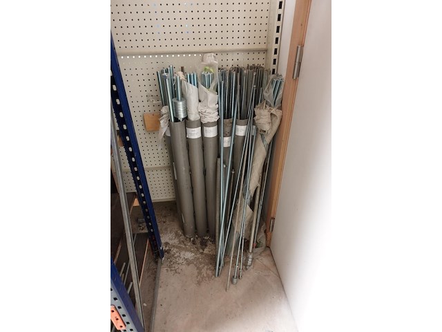 Inhoud rek ijzerwaren - afbeelding 95 van  95