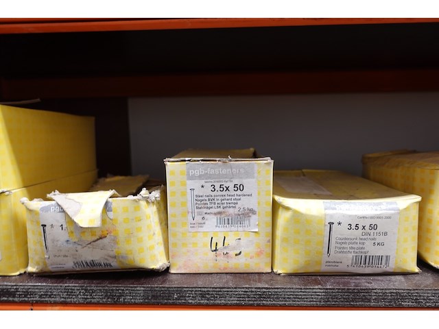 Inhoud rek ijzerwaren - afbeelding 89 van  95