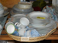 Inhoud rek partij servies - afbeelding 2 van  5